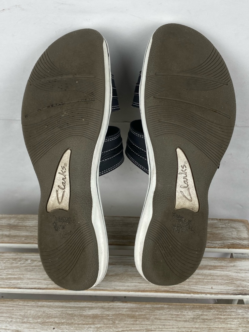 Cloud steppers by Clarks Women's Breeze Piper Sandals size 8M - Picture 11 of 11